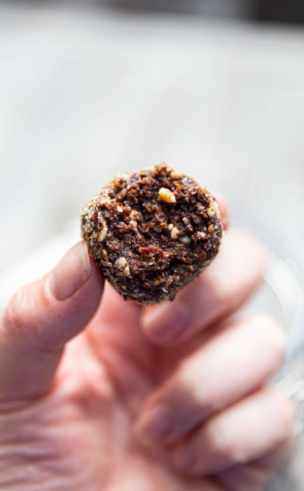 Choc Nut (peanut) Protein Balls - A rich, nutty protein snack, perfect for a guilt-free energy boost! Choc Nut (peanut) Protein Balls - A rich, nutty protein snack, perfect for a guilt-free energy boost!